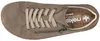 Das Bild zeigt einen braunen Freizeitschuh mit einer weißen Sohle Der Schuh ist von der linken Seite zu sehen und hat eine Schnürung sowie ein weiches Material an der Ferse Produktbild-Vorschau