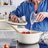 Olla de cocción lenta KitchenAid con tapa, de hierro Vista previa de la imagen del producto 4