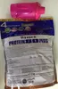 A pink shaker bottle is placed on top of a bag of Weider Protein 80 Plus powder. Produktbild-Vorschau