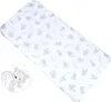 A baby crib sheet with a pattern of small teddy bears and clouds, laid out diagonally on a white background. A small illustration of a teddy bear sleeping on a cloud is in the bottom left corner. Produktbild-Vorschau