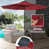 A patio umbrella with solar lights is shown in a lifestyle setting with chairs and a pool in the background. Text overlays describe its features. Anteprima dell’immagine prodotto