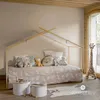 A child's bedroom with a bed, stuffed animals, and a giraffe decoration. Produktbild-Vorschau