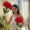 Großer gehäkelter Blumenstrauß, handgefertigt aus Rosen und Produktbild-Vorschau 2
