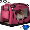A dog inside a dark red pet carrier with a blue collapsible bowl next to it. Anteprima dell’immagine prodotto