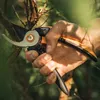 Fiskars Bypass Gartenschere Solid Astschere Rosenschere Produktbild-Vorschau 5