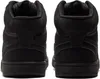 A pair of black Nike sneakers shown from the back. Podgląd zdjęcia produktu
