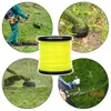 A collage of images showing a spool of yellow trimmer line and people using string trimmers in various outdoor settings. Voir les images du produit