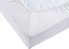 A close-up view of a white fitted sheet on a mattress. Produktbild-Vorschau
