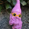 Gartenzwerg mit Stinkefinger und Sonnenbrille 18 cm rosa Produktbild-Vorschau 2