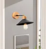 Opviq, průmyslová nástěnná lampa s kovovým tělem a dřevěnou Náhled obrázku produktu 1