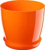 A product shot of an orange plastic plant pot with a saucer. Podgląd zdjęcia produktu
