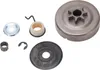 A collection of chainsaw clutch parts laid out on a white background. Voir les images du produit