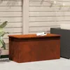 An outdoor patio setting with a storage box and seating. Voir les images du produit