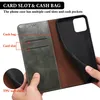 A person's hands are holding an open phone case, showing the interior features. Produktbild-Vorschau