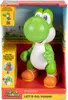 A toy Yoshi figure in its retail packaging, displayed against a backdrop that mimics a game environment. Anteprima dell’immagine prodotto