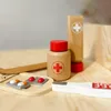 Set in legno Classic World "Valigetta del piccolo dottore" Anteprima dell’immagine prodotto 13