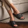 Pantofole da donna BOSACO in vera pelle, nere – comode Anteprima dell’immagine prodotto 2