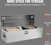 An open silver toolbox with tools inside, against a plain gray background with text and icons on the right side. Anteprima dell’immagine prodotto