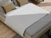 Juskys Gewichtsdecke 135x200 – weiß, schwere Therapiedecke Produktbild-Vorschau 10