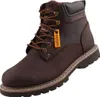 Das Bild zeigt einen braunen Stiefel der elegant und robust aussieht. Der Stiefel ist von der Seite abgebildet und hebt die Form sowie die Details des Designs hervor. Produktbild-Vorschau