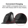 A close-up image of a black vertical mouse with text describing its charging features. Produktbild-Vorschau