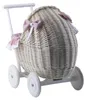 Carrozzina per bambole LILI in vimini color crema 48X28 Anteprima dell’immagine prodotto 5