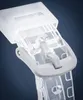 A close-up shot of a watch buckle and strap. Voir les images du produit