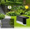 A solar-powered garden light is shown in a garden setting, with diagrams illustrating its charging and lighting features. Produktbild-Vorschau