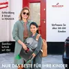A mother and daughter are standing outside a red door, with the daughter holding a car seat. The image is a marketing shot for a car seat company. Voir les images du produit