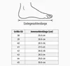 A diagram of a foot with a measurement line and a size chart for shoes. Produktbild-Vorschau