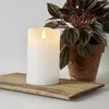 LED Stumpenkerze RUSTIC - Echtwachs - warmweiße 3D Flamme - H: 12,5cm - Batterie - Timer - weiß Produktbild-Vorschau