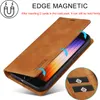 A brown leather phone case with a magnetic closure and card slots, shown with arrows indicating magnetic closure and a close-up of the card slots. Anteprima dell’immagine prodotto