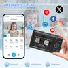 A digital camera is shown with a smartphone displaying a live preview, surrounded by social media icons and text highlighting its features. Anteprima dell’immagine prodotto