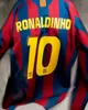 FC Barcelona RONALDINHO #10 Reedycja koszulki piłkarskiej Podgląd zdjęcia produktu 3