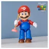 A Mario figurine from The Super Mario Bros. Movie holding a plunger. Anteprima dell’immagine prodotto