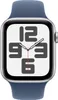 A close-up, front-facing view of an Apple Watch SE with a blue sport band. Produktbild-Vorschau