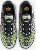 A top-down view of a pair of Nike Air Max Plus Drift sneakers. Náhľad obrázku produktu