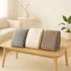 Weiche Kuscheldecke braun 150 x 200 cm mit Federprägung aus Produktbild-Vorschau 5
