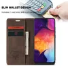 A wallet-style phone case is shown open, displaying card slots and a bill compartment. A smartphone is inserted into the case, and a hand is shown inserting a card into a payment terminal in the background. Produktbild-Vorschau