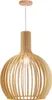 A wooden pendant light fixture. Voir les images du produit