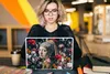 MuchoWow® Laptop Aufkleber Sticker Cover Das Mädchen mit Produktbild-Vorschau 5