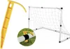 A yellow soccer goal stake and a white soccer goal are shown against a white background, with a close-up inset showing the stake in use. Voir les images du produit