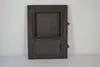 A dark gray cast iron door for a bread oven, pizza oven, or smoker, presented against a white background. Anteprima dell’immagine prodotto