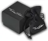 A black gift box and a black drawstring pouch with the Thomas Sabo logo, both used for packaging jewelry. Anteprima dell’immagine prodotto