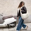 reisenthel moonbag Umhängetasche puffer stone 24 L GO7097 Produktbild-Vorschau 6