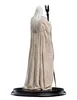 A statue of Saruman the White Wizard from Lord of the Rings, shown from the back. Produktbild-Vorschau