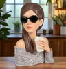 Deko Büste Dame mit Kaffeebecher und Sonnenbrille H. 25cm Produktbild-Vorschau 3