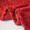 Elegante geprägte Polyester-Tagesdecke 200x220 cm in Rot - Produktbild-Vorschau 7