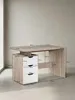 Detailansicht Schreibtisch aus Eiche Massivholz zeigt Verarbeitung und Materialqualität mit Schublade 53x120x76 cm_#sku_SAFWL1.795# Produktbild-Vorschau