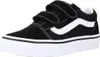 A single black Vans Old Skool V sneaker with white accents and a white sole, shown from a side-angle against a white background. Voir les images du produit